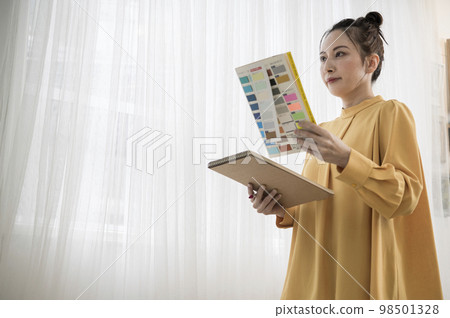 女性創作者形象 98501328