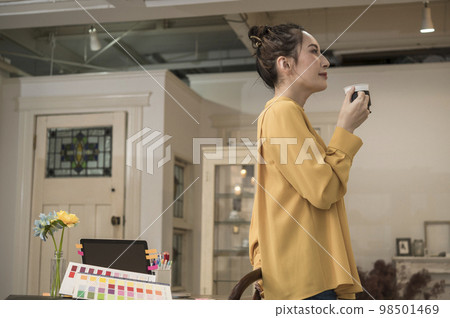 女性創作者形象 女性創作者形象 98501469