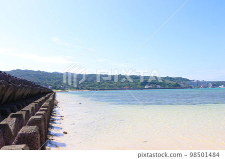 okinawa onna beach 98501484