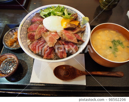 紅牛肉碗 98502206