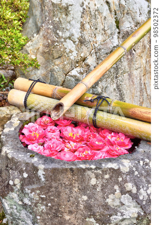 Jurinji temple water 98502372
