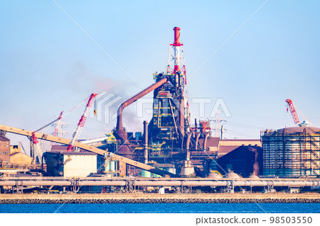 JFE Steel East Japan Works seen from the sea [ Image of heavy industry ] 98503550