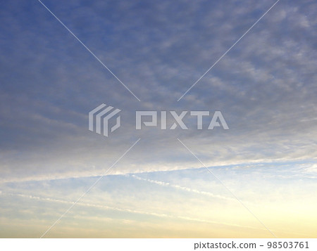crossing clouds 98503761