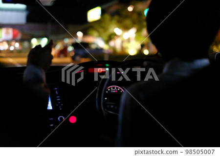 Driving at night Directions from the passenger seat Driving at night Directions from the passenger seat 98505007