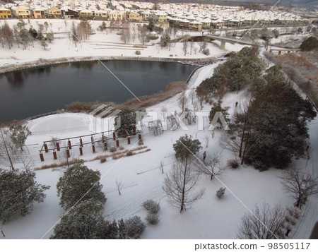 Scenery of Sanda city covered with snow Scenery of Sanda city covered with snow 98505117