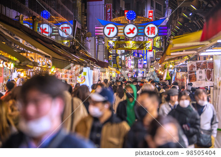 東京市容日本電暈不幸,但沒有行動限制。 Ameyoko在電暈災難前熙熙攘攘......戶外沒有感染風險 東京市容日本電暈不幸,但沒有行動限制。 Ameyoko在電暈災難前熙熙攘攘......戶外沒有感染風險 98505404