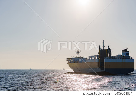 Car Carrier Car Carrier [ Image of trade ] 98505994