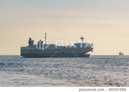 Car Carrier Car Carrier [ Image of trade ] 98505998