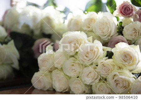 Bouquet of white roses close-up. Bouquet of white roses close-up. 98506410