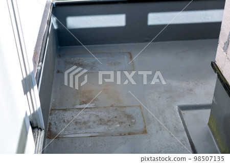 Dirty veranda crack Dirty veranda crack 98507135