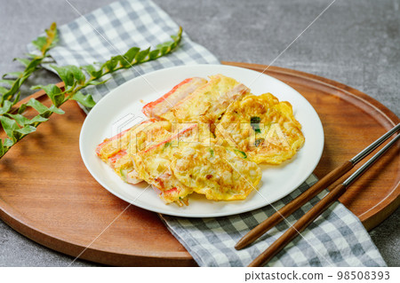 Korean traditional holiday food, bandit skewers 98508393