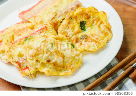 Korean traditional holiday food, bandit skewers Korean traditional holiday food, bandit skewers 98508396