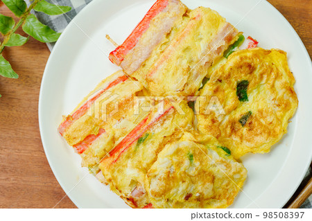 Korean traditional holiday food, bandit skewers Korean traditional holiday food, bandit skewers 98508397