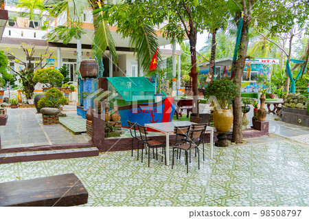 Garden and park by the sea. 98508797