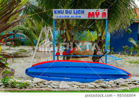 Garden and park by the sea. 98508804