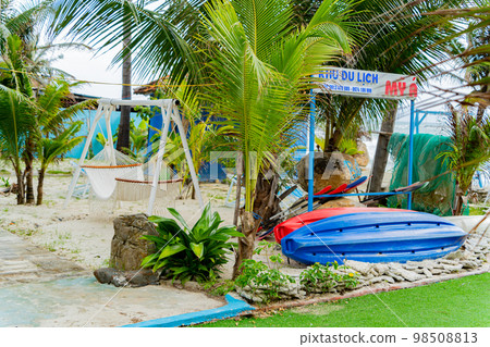 Garden and park by the sea. 98508813
