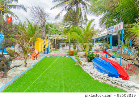 Garden and park by the sea. 98508819