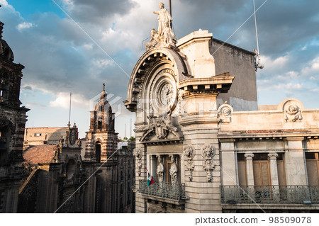 Historic buildings and streets in the tourist hub of Mexico City 98509078