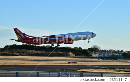 Narita 16L Vietjet 330 approach 98511147