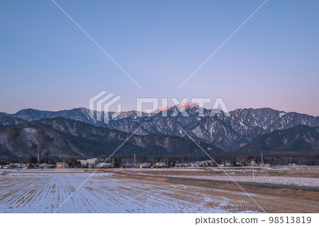 [黎明] Gaki山的Morgenroth [大糸線沿線的風景] 98513819