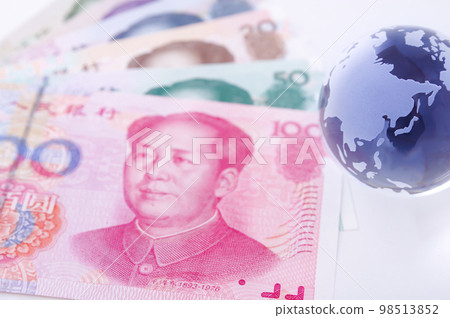 renminbi and globe 98513852