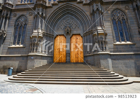 Church of San Juan Bautista, Gothic Cathedral in Arucas, Gran Canaria, Spain. 98513923