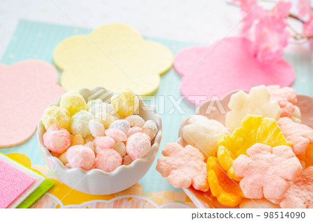 Hina Hail in pastel colors 98514090