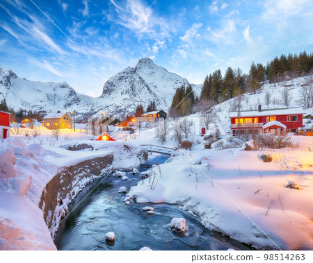 Fabulous evenihg scenery of Norwegian Nusfjord village. 98514263