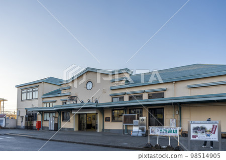 Early morning JR Ryomo Line Ashikaga Station Station Building Ashikaga City, Tochigi Prefecture Early morning JR Ryomo Line Ashikaga Station Station Building Ashikaga City, Tochigi Prefecture 98514905