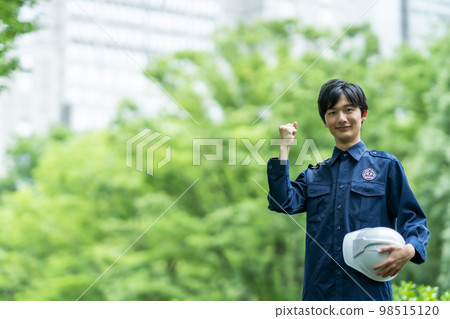 公園保安的年輕保安 98515120