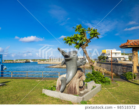 Yonaguni Marlin Monument 98518372