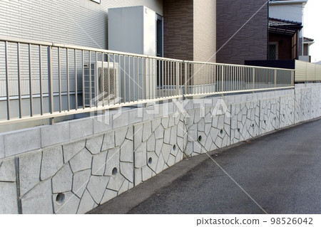 住宅擋土牆塊和柵欄 98526042