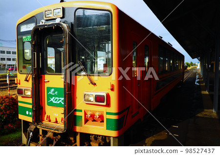 Tsugaru Railway Train Tsugaru 21 (Run, Melos) Tsugaru Railway Train Tsugaru 21 (Run, Melos) 98527437