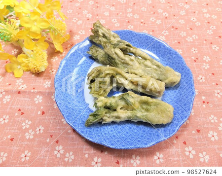 A taste of spring♪ cod sprout tempura 98527624