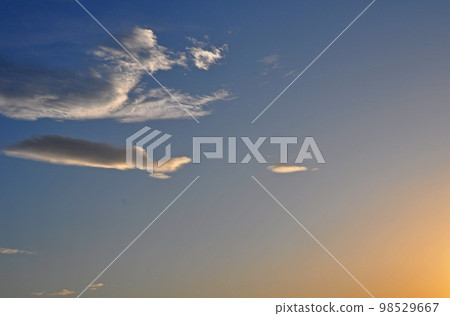 晚上的城市風景 98529667