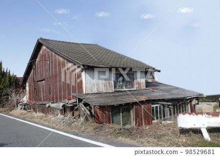 被放棄的老民居 98529681