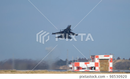 印度空軍蘇霍伊 Su-30MKI 起飛 印度空軍蘇霍伊 Su-30MKI 起飛 98530920