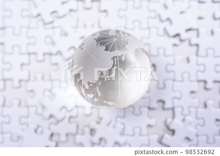 Crystal globe on jigsaw puzzle standard color 98532692