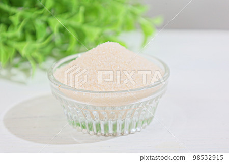 A low-calorie, sugar-free sweetener containing rakanka and erythritol. It is often used by those who restrict sugar intake A low-calorie, sugar-free sweetener containing rakanka and erythritol. It is often used by those who restrict sugar intake 98532915