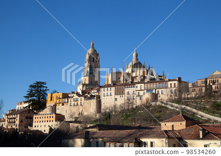 Panoramic view of Segovia, Spain 98534260