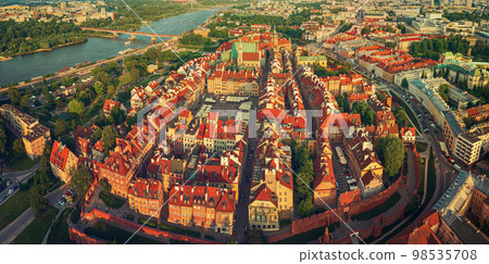 Old city in Warsaw panorama Old city in Warsaw panorama 98535708