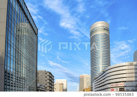 橫濱新橫濱站北口站區域的街景 98535863