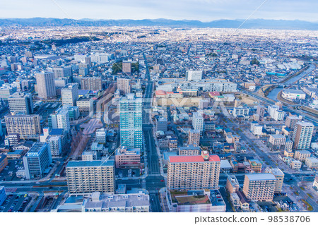 Townscape of Hamamatsu City (Shizuoka Prefecture) on the mountain side 98538706