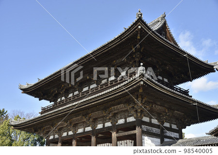 Ninnaji Temple gate 98540005