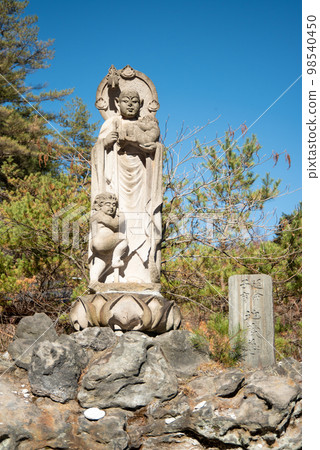 Beautiful scenery of Sainokawara Park in Kusatsu Onsen 98540450