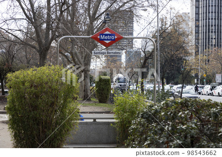 Santiago Bernabeu. Exterior of the Santiago Bernabeu stadium in full works and renovation of the venue where Real Madrid C.F. Football field. Field full of machines. MADRID, SPAIN - JANUARY 24, 2023. 98543662
