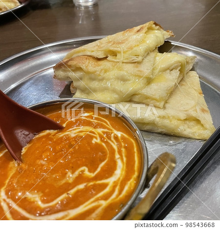 Cheese naan curry Cheese naan curry 98543668