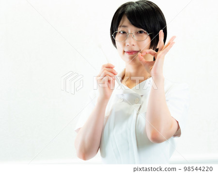 牙刷和護士【白背】 98544220
