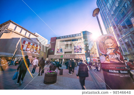 日本東京市景 全國超19萬,連續2天死亡人數最多…室外室內都不用戴口罩! = 12月29日,秋葉原 日本東京市景 全國超19萬,連續2天死亡人數最多…室外室內都不用戴口罩! = 12月29日,秋葉原 98546648