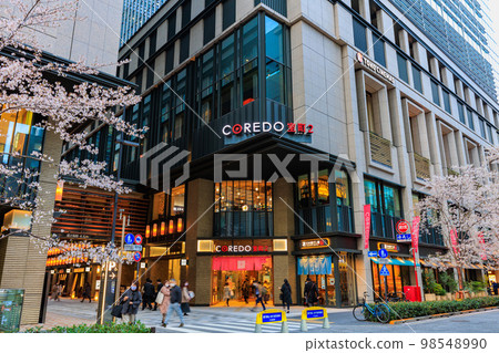 Urban scenery of Nihonbashi Muromachi, Tokyo Coredo Muromachi and cherry blossoms on Edo Sakura Street 98548990